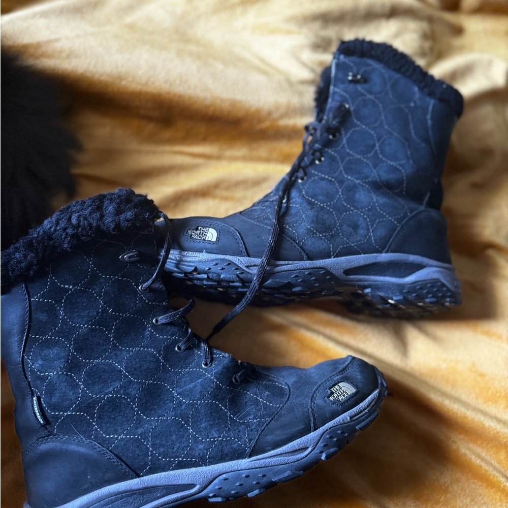 The North Face Women's Navy Winter Boots